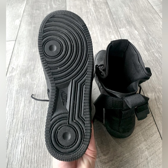Nike SF Air Force 1 - high “triple black”. Womens size 8. BNWOT. Never worn - Picture 5 of 5